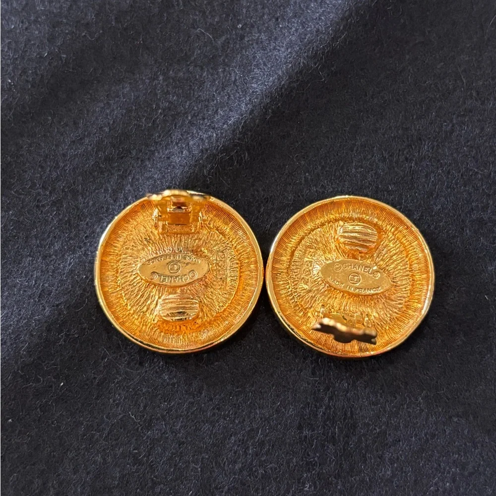 Authentic CHANEL gold plated round 90s vintage round earrings